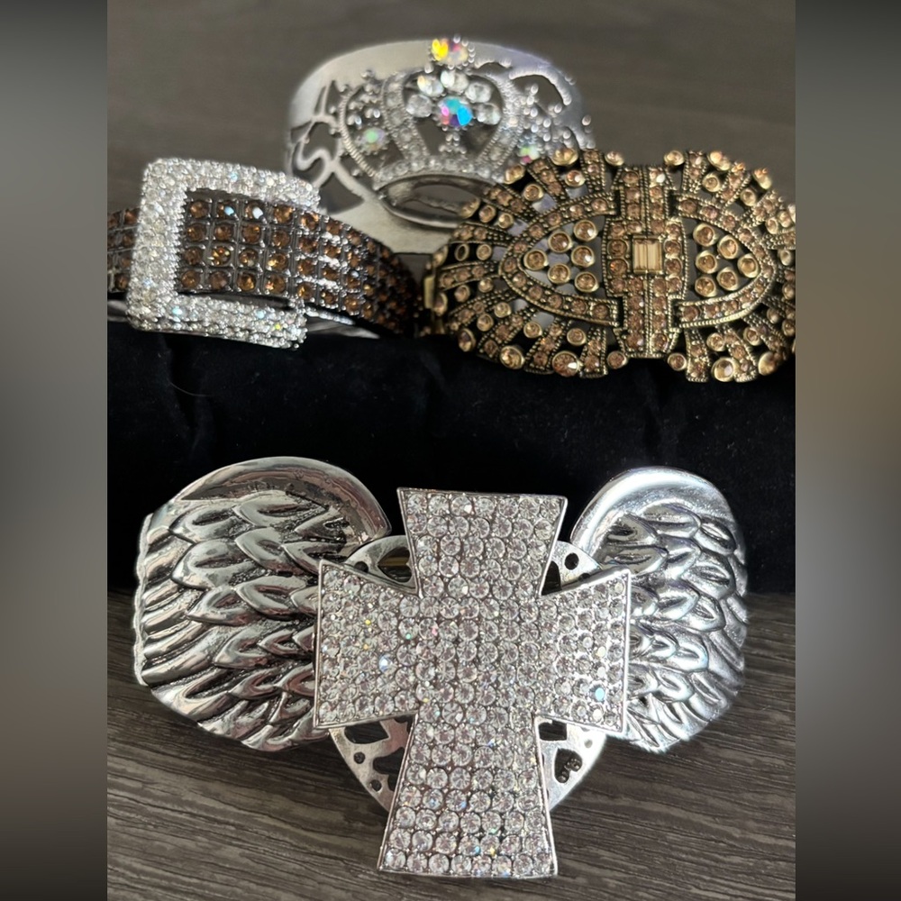 Listing soon Beautiful Handset crystal bracelets - Picture 1 of 9